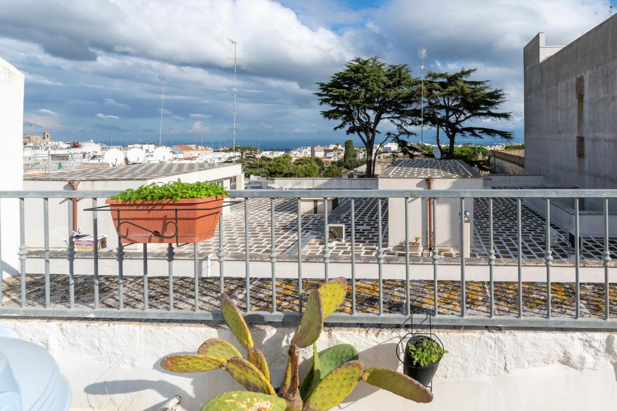 Sant Oronzo Palace Ostuni Exteriör bild